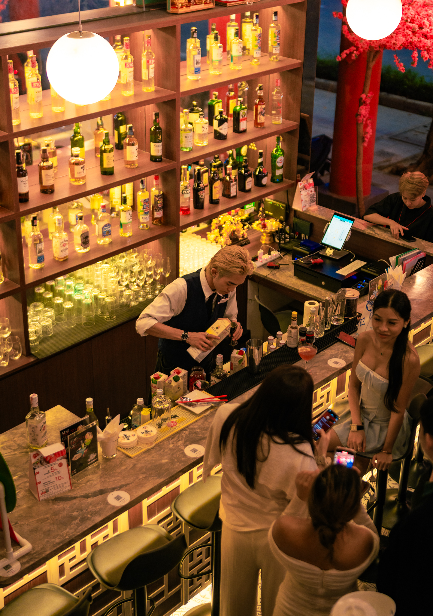 AKATO Bar - การตกแต่งสไตล์ญี่ปุ่น